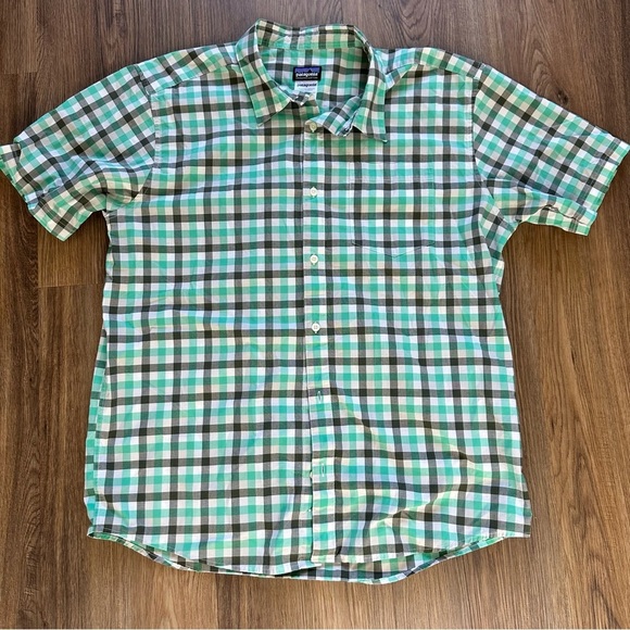 Patagonia Organic Cotton Shirt Mens Large Green Plaid Short Sleeve Button Up - Picture 2 of 8